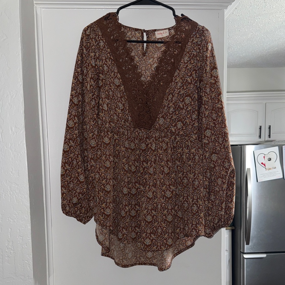 Elegant Brown Patterned V-Neck Blouse
